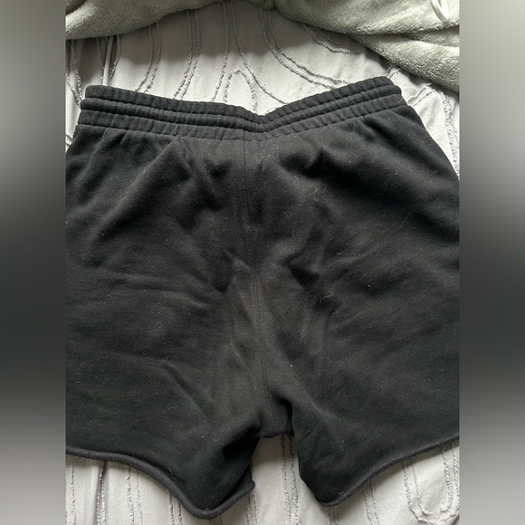 TNA sweatfleece 6” cozy fleece boyfriend fit shorts - Picture 2 of 3